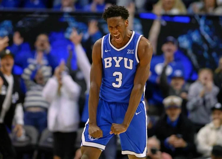 2026 年 NBA 選秀熱門人選 AJ Dybantsa 在比賽中扣籃與接受採訪的畫面